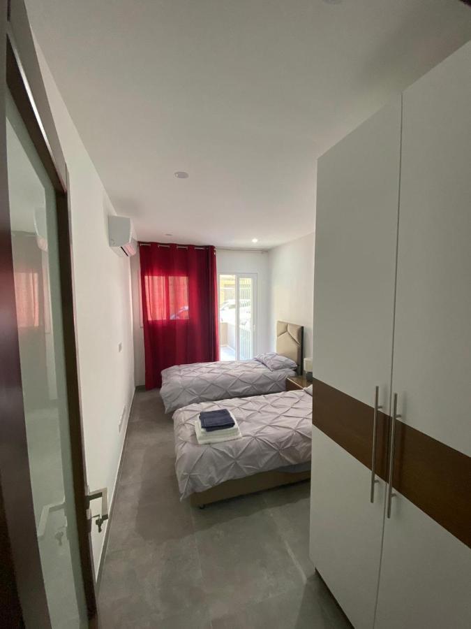 Gzira Two-Bedroom Apartment 외부 사진