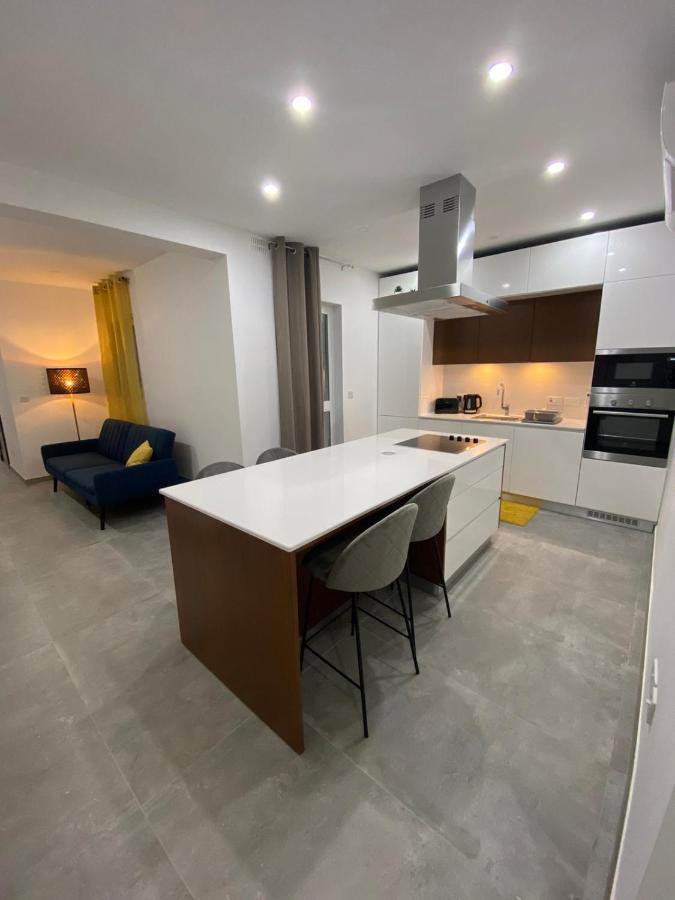 Gzira Two-Bedroom Apartment 외부 사진
